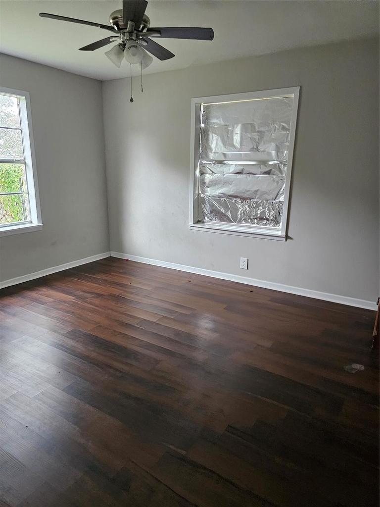 1305 James Street - Photo 4