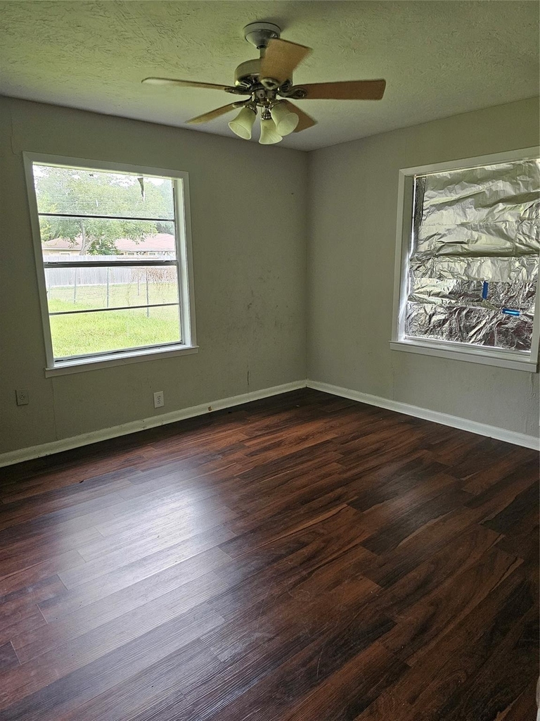 1305 James Street - Photo 7