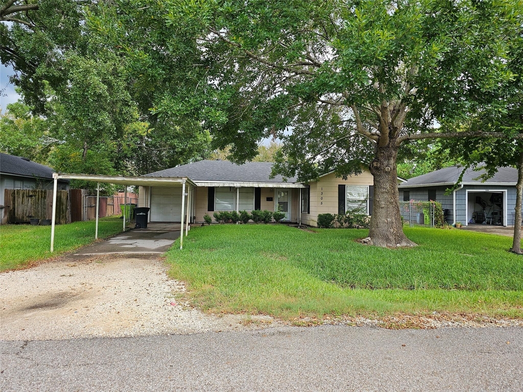 1305 James Street - Photo 0