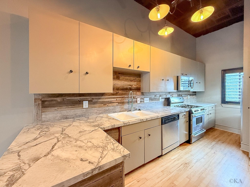 1014 Columbus Street - Photo 7
