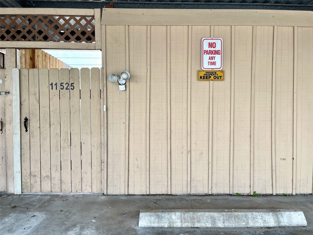 11525 Beechnut Street - Photo 2