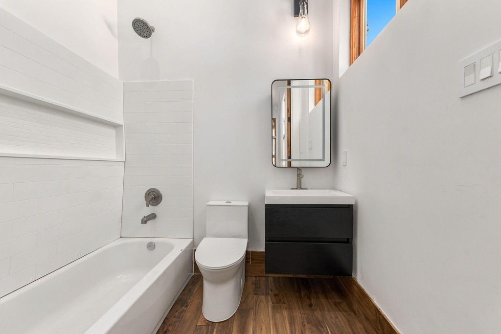 813 E 23rd Street - Photo 11