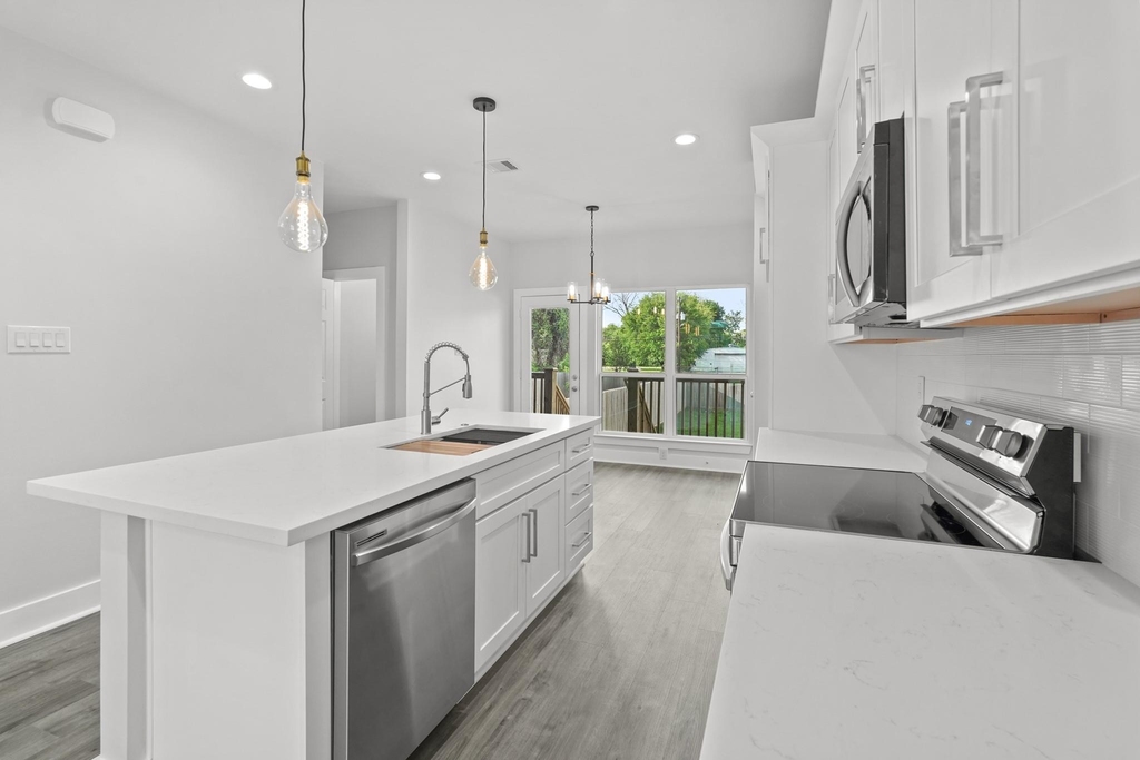 764 Dillard Street - Photo 7