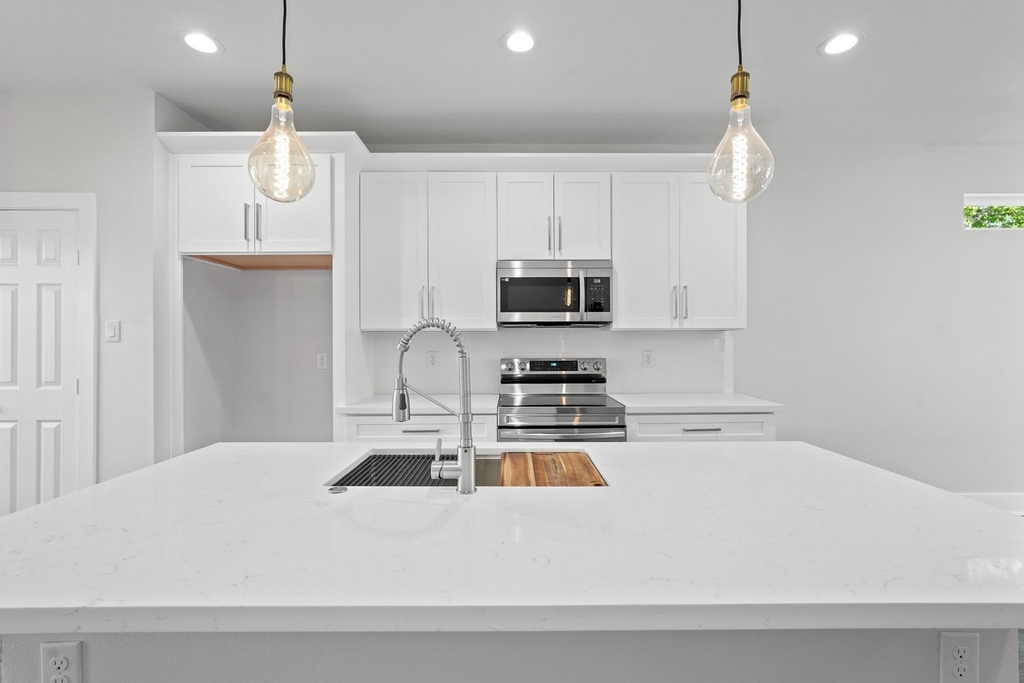 764 Dillard Street - Photo 8