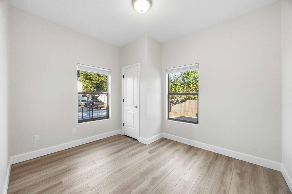 503 4th Street - Photo 13