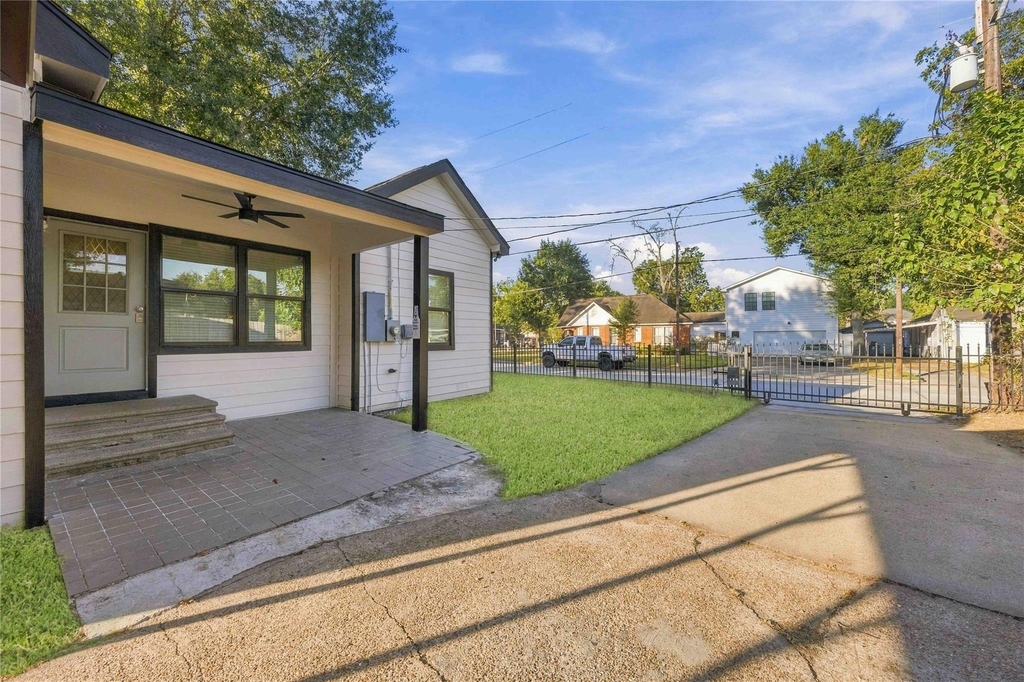 503 4th Street - Photo 17