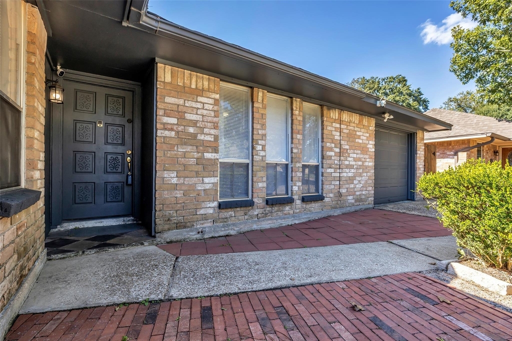2530 Meandering Trail - Photo 3