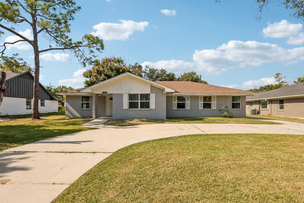 5226 W Bellfort Avenue - Photo 0
