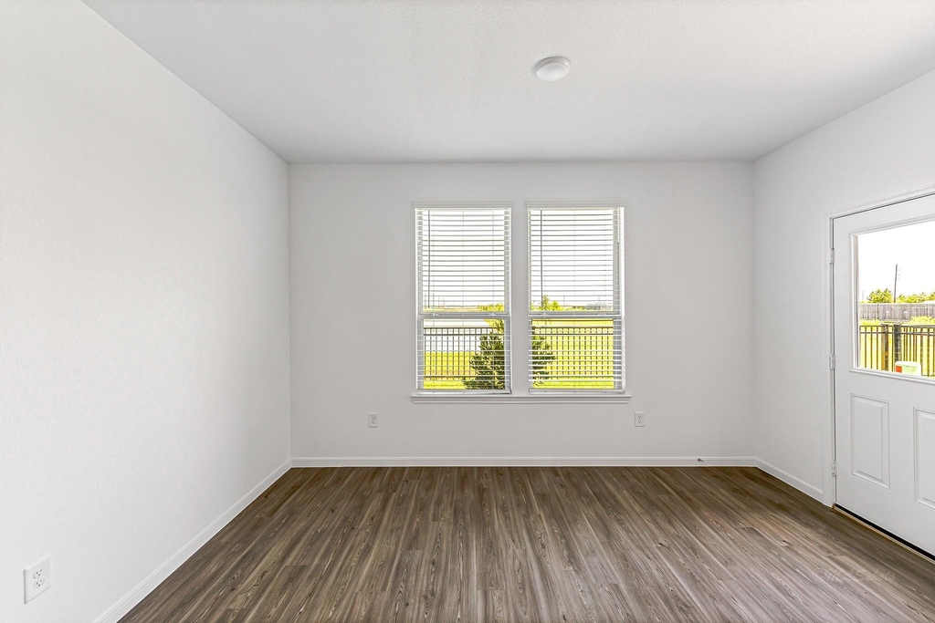 1029 Laguna Cove Drive - Photo 11