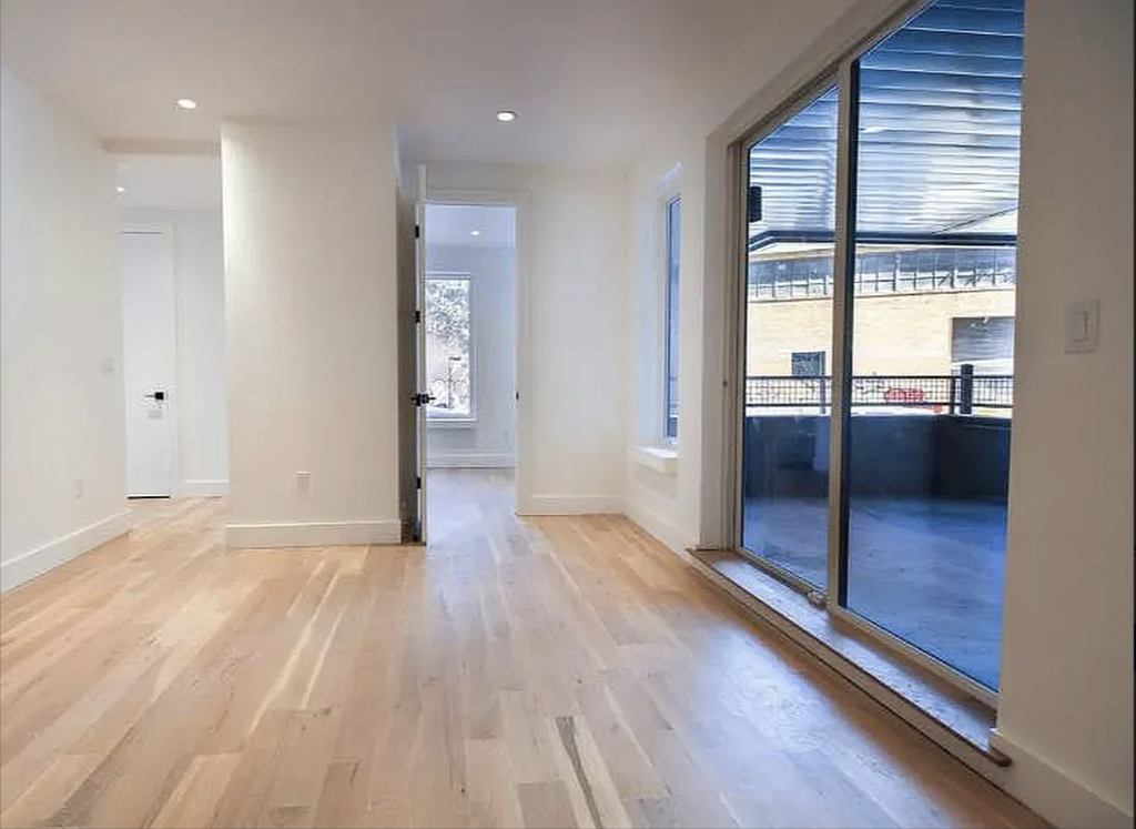 246 Johnson Avenue - Photo 2