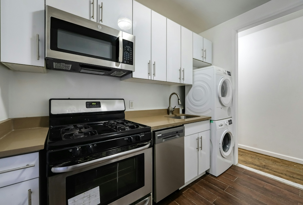 188 Claremont Avenue - Photo 3