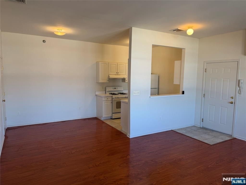 35 Prospect - Photo 3