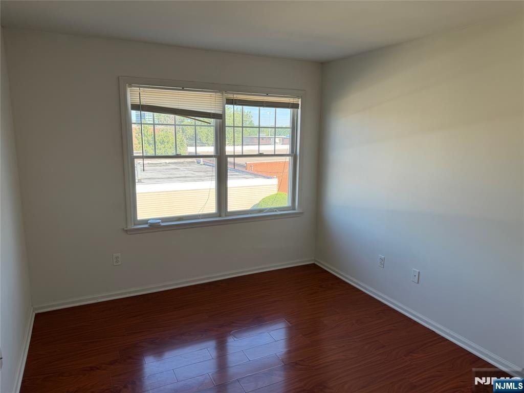 35 Prospect - Photo 8
