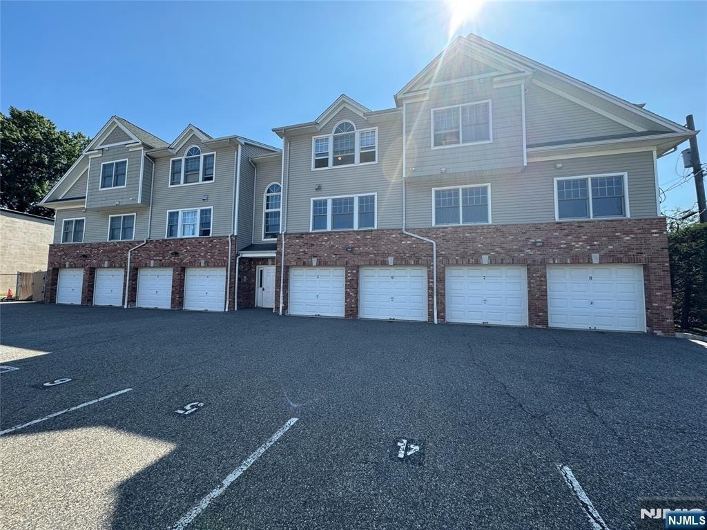 35 Prospect - Photo 1