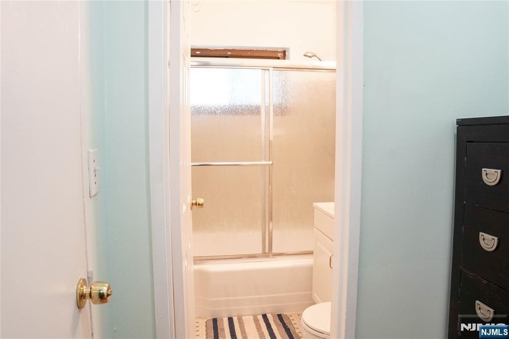 3021 Edwin - Photo 10