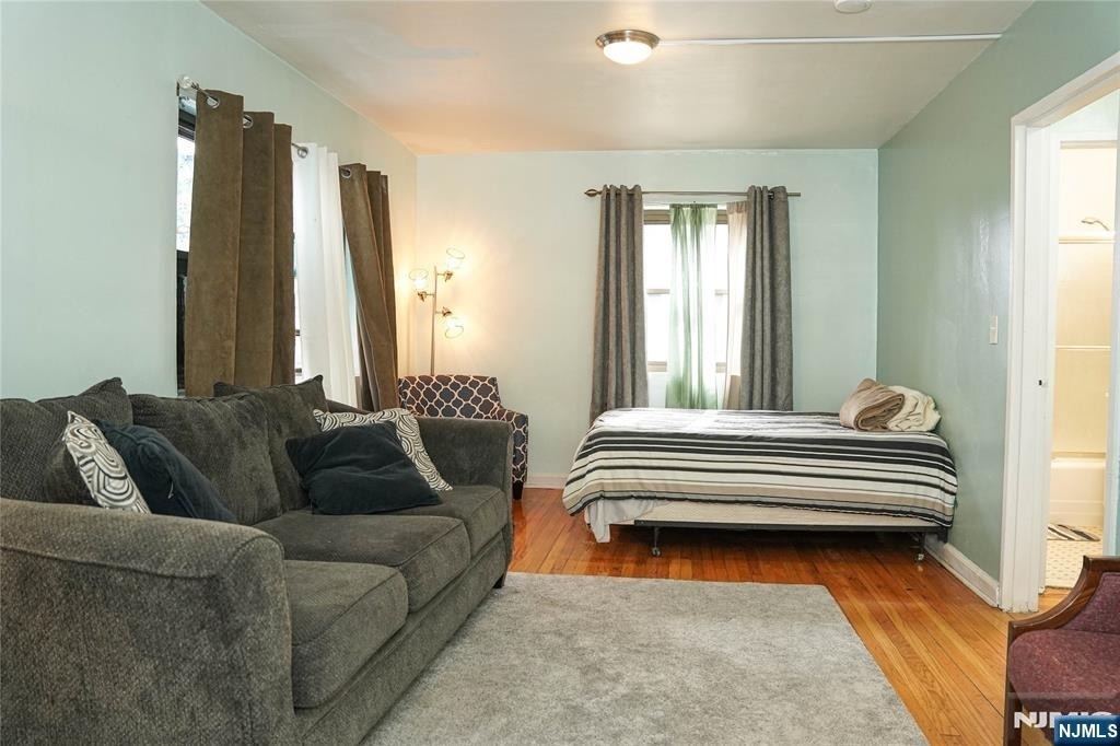 3021 Edwin - Photo 3