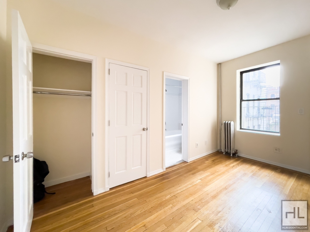 West 11th Street - Photo 4
