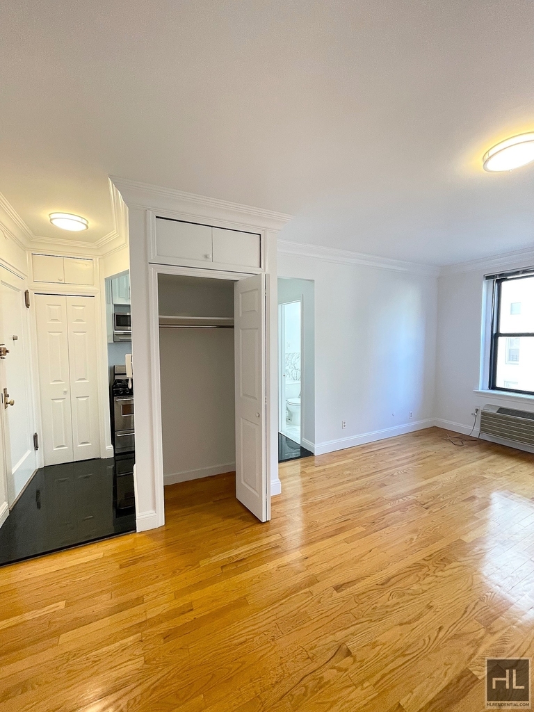 East 78 Street - Photo 2