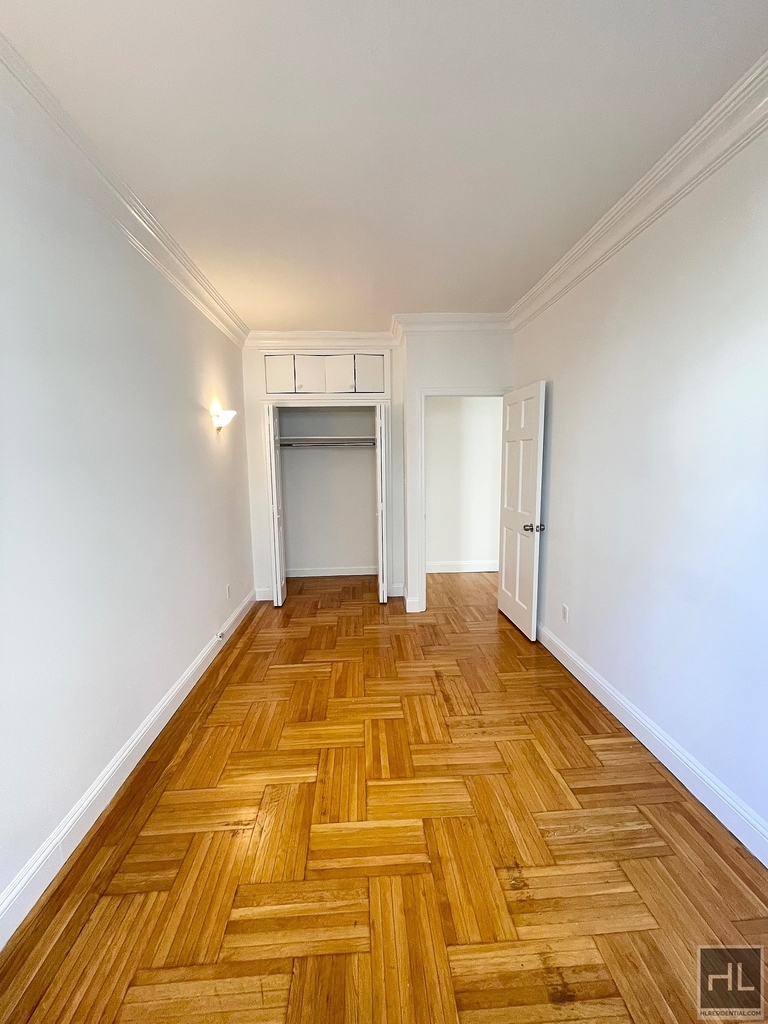 East 78 Street - Photo 4