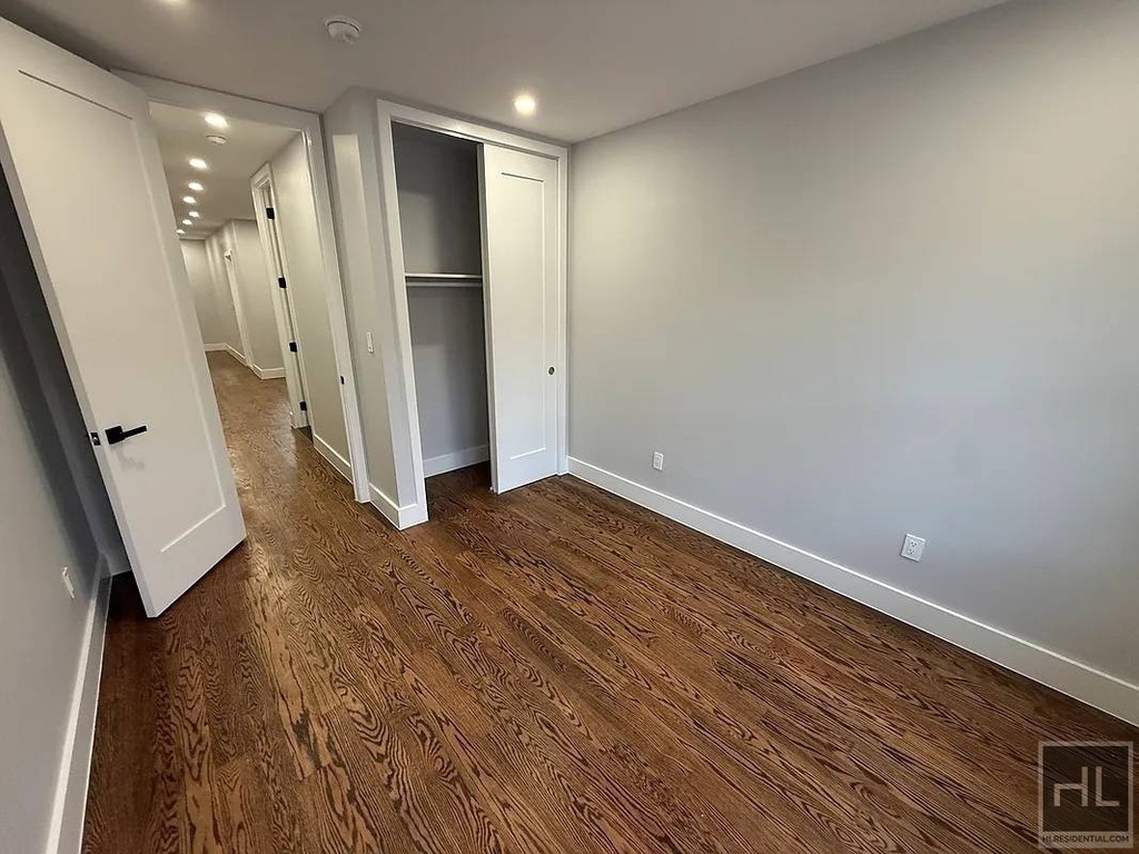 56 Avenue - Photo 3