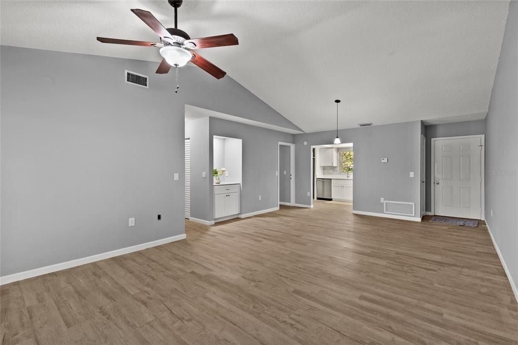 270 Promenade Drive - Photo 4
