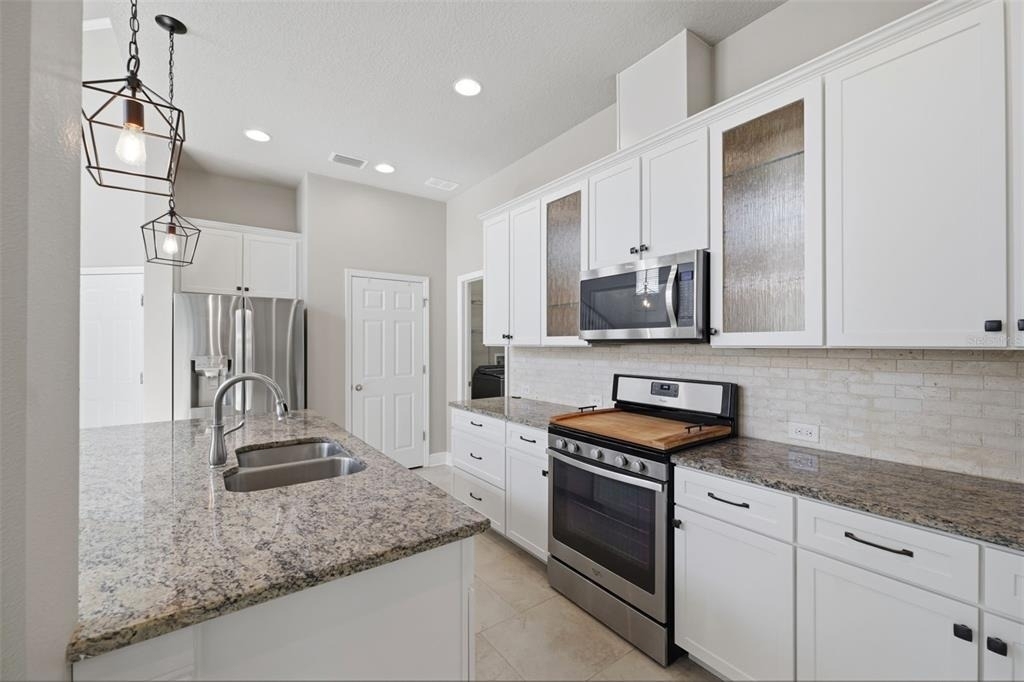 6533 Salt Creek Avenue - Photo 11