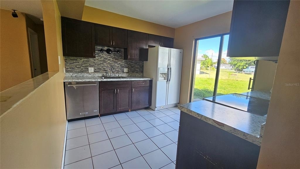 2251 E 8th Street - Photo 3