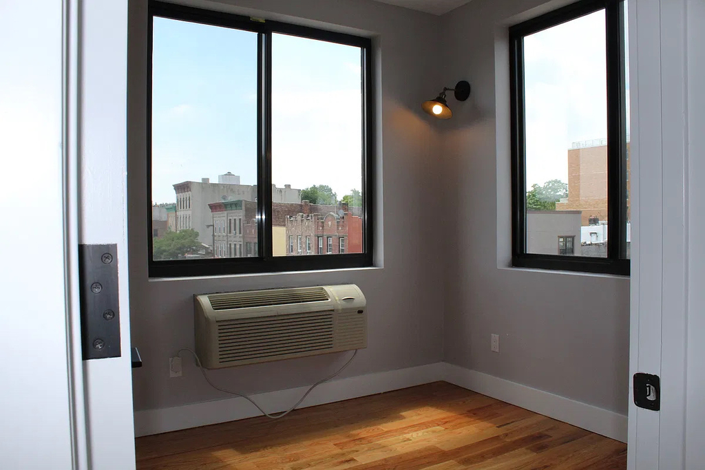 1599 Bergen Street - Photo 4