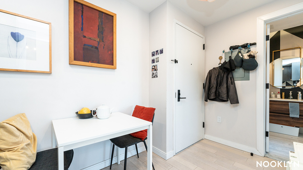 978 Kent Ave - Photo 2