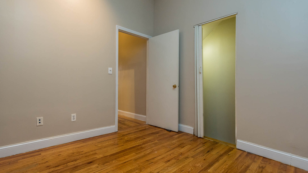 346 Gates Ave - Photo 10