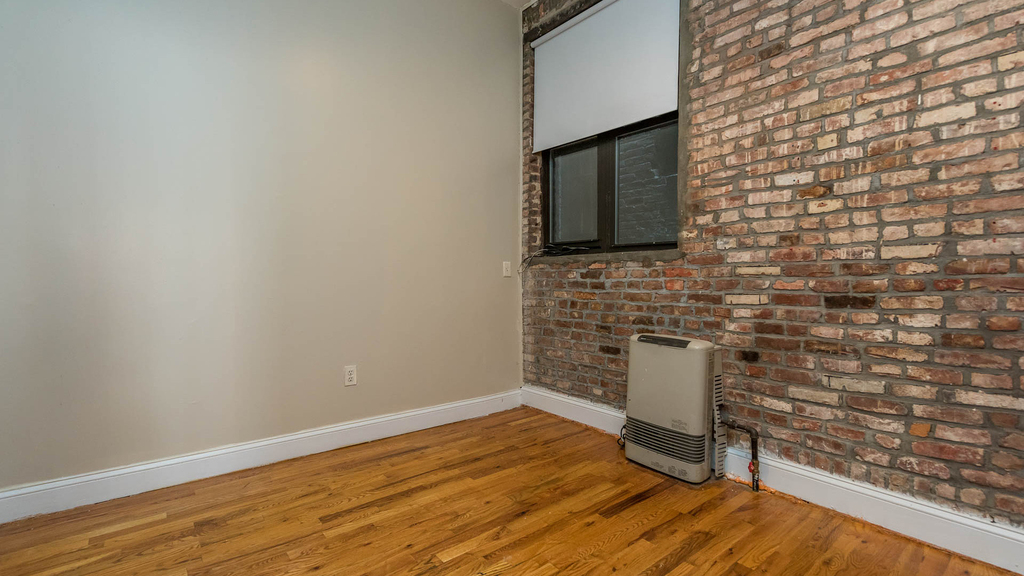 346 Gates Ave - Photo 14