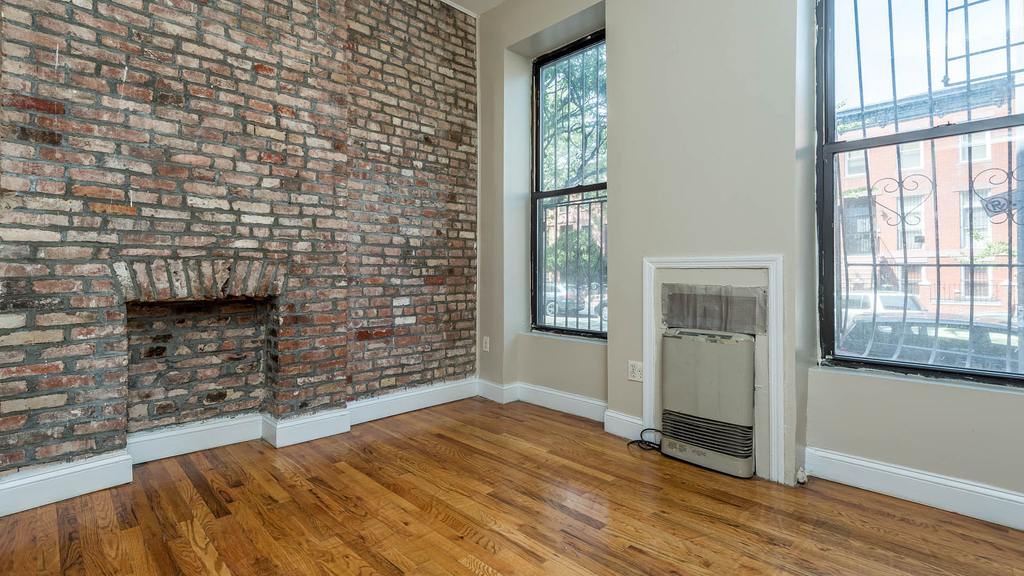 346 Gates Ave - Photo 12