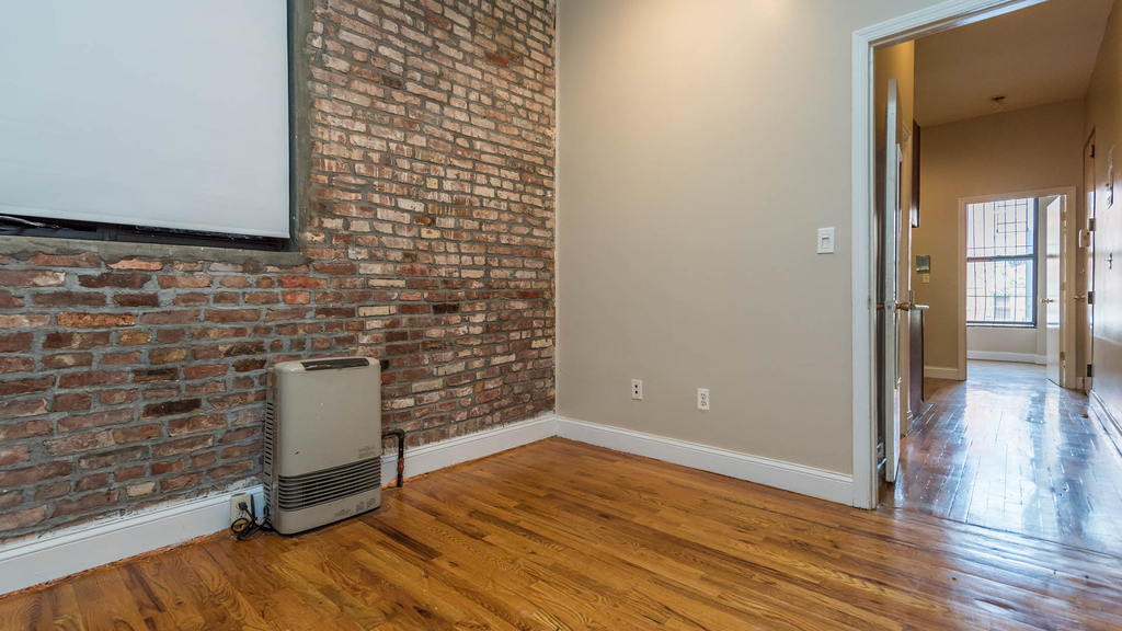 346 Gates Ave - Photo 9