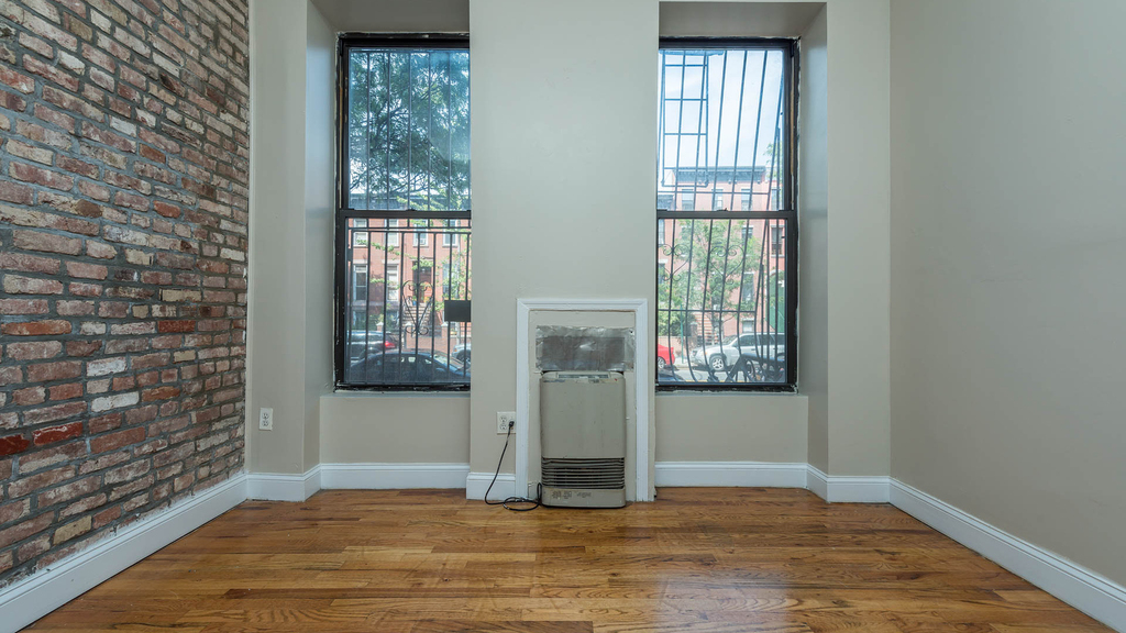 346 Gates Ave - Photo 16