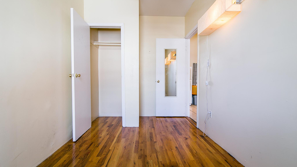 872 Dekalb Ave - Photo 0