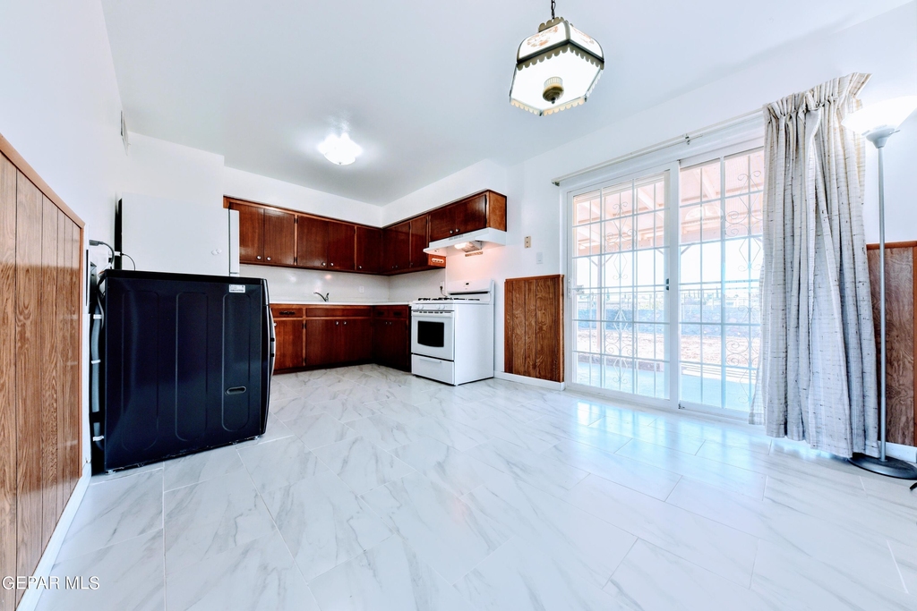 4909 Winthrop Drive - Photo 9