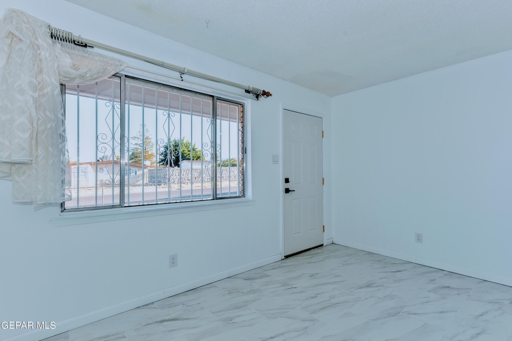4909 Winthrop Drive - Photo 18