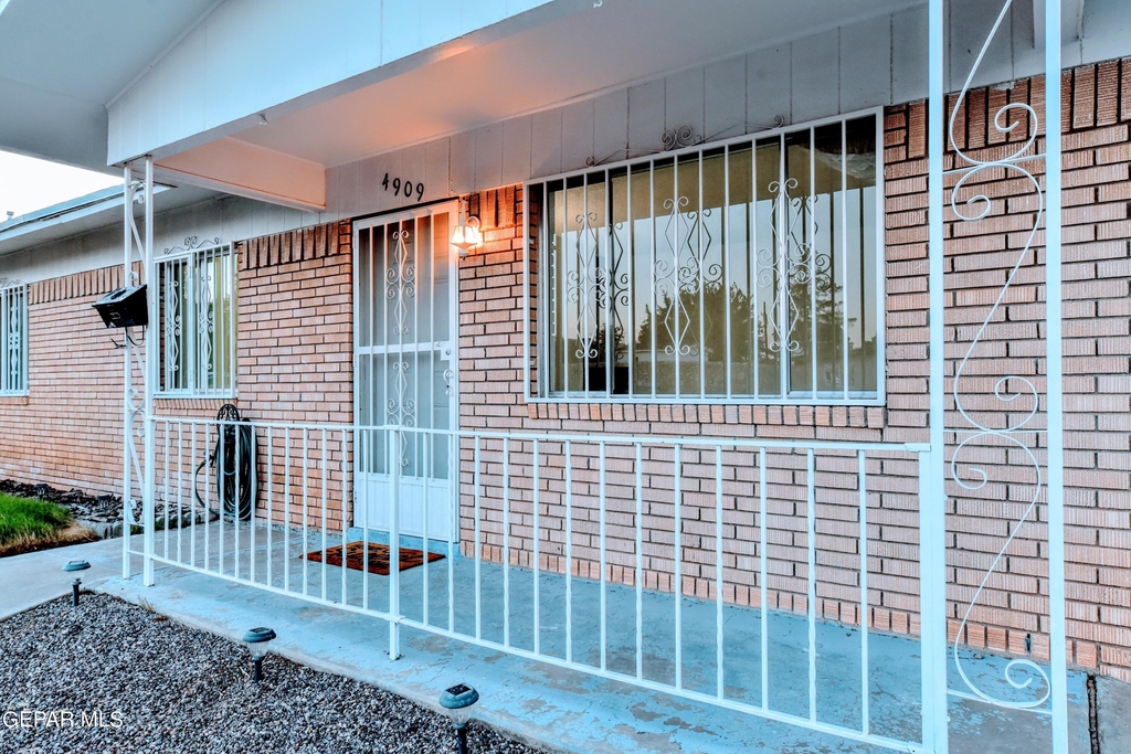 4909 Winthrop Drive - Photo 8