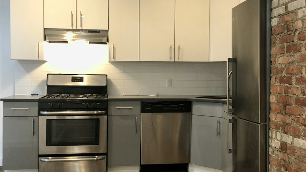 410 Eastern Parkway - Photo 2