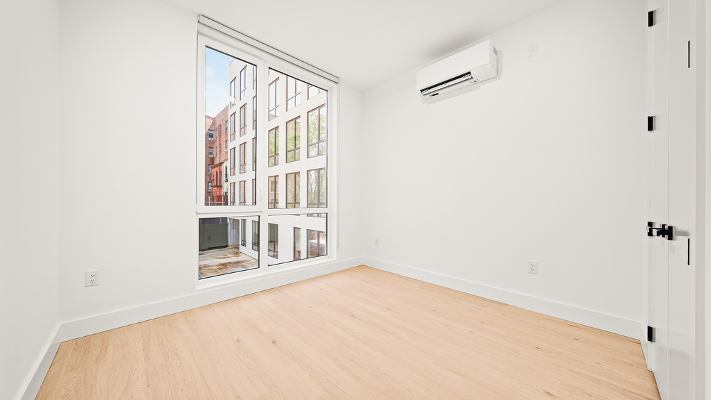 733 Lincoln Pl - Photo 3