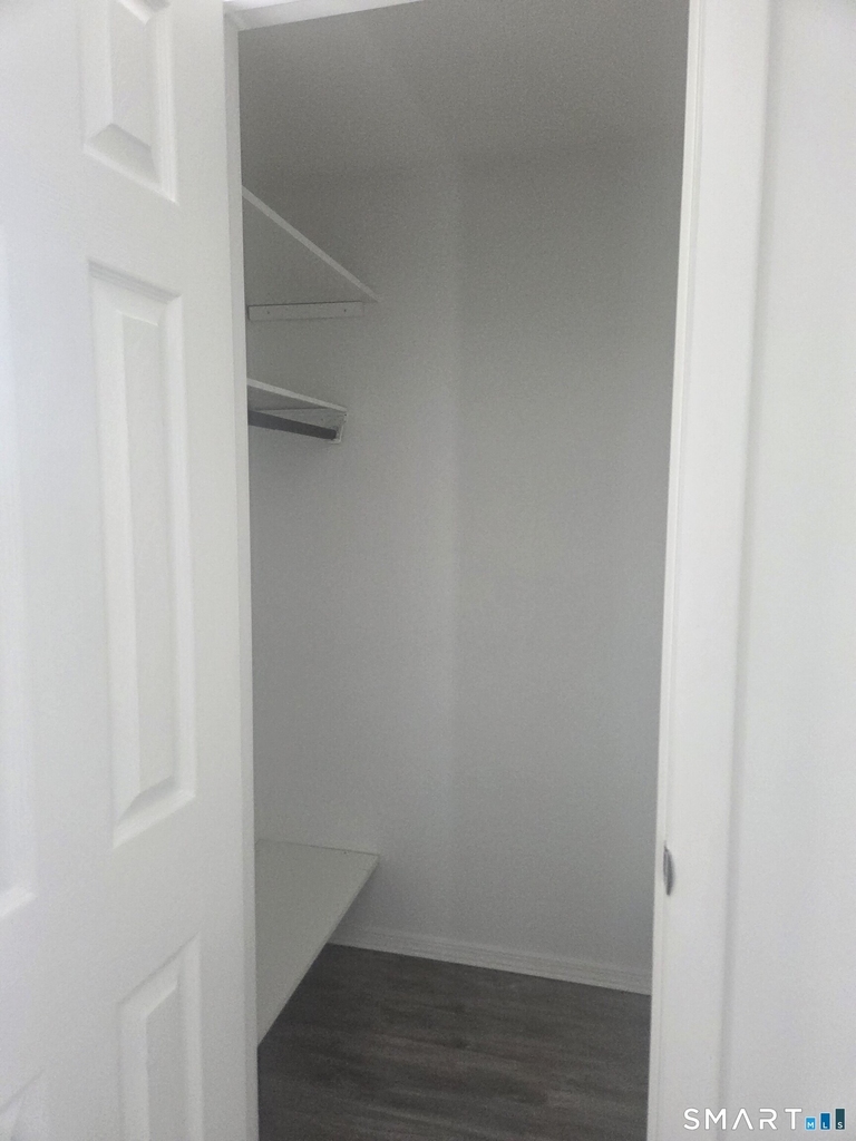 7 Padanaram Road - Photo 4