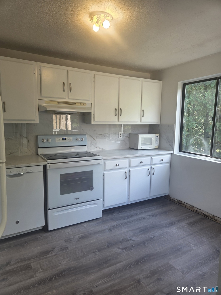 7 Padanaram Road - Photo 0