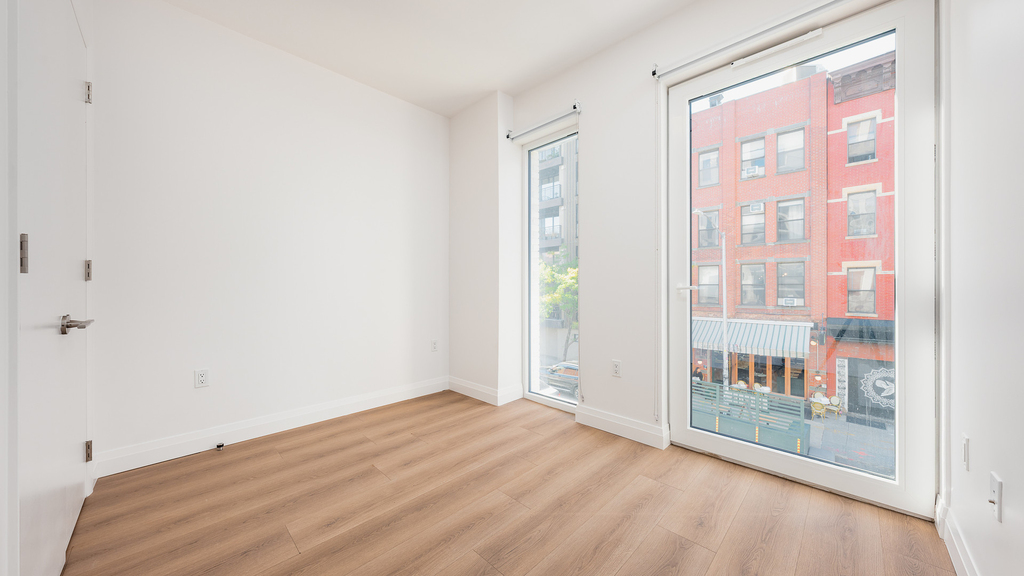 229 Wythe Ave - Photo 3