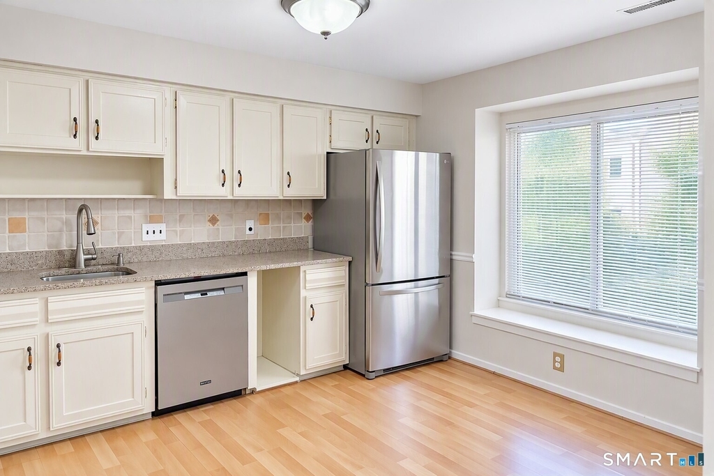 71 Aiken Street - Photo 6