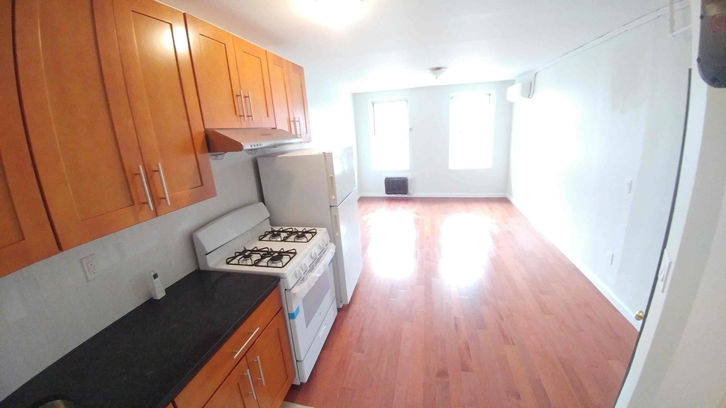 83 Allen Street - Photo 1