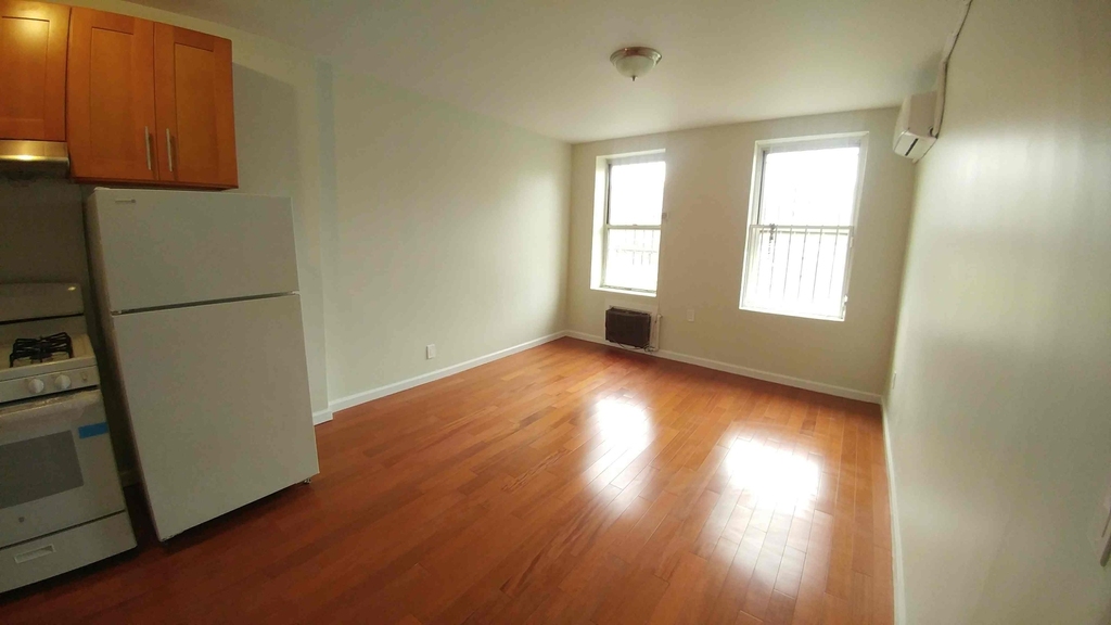 83 Allen Street - Photo 2