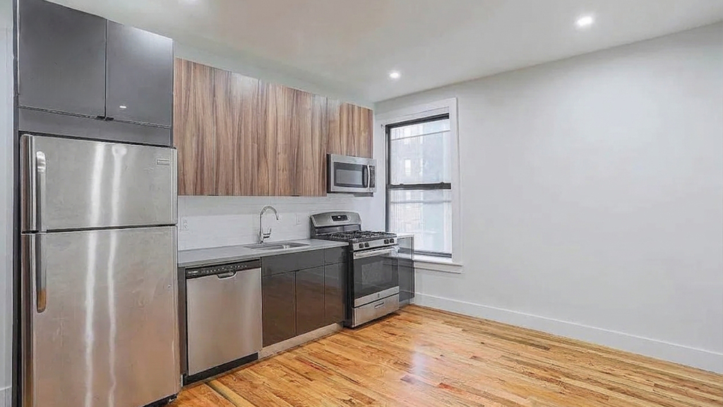 11 Maple St - Photo 1