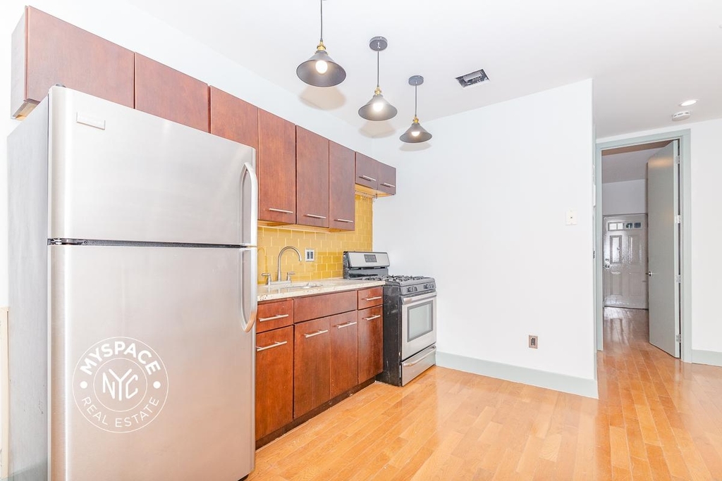 41 Havemeyer Street - Photo 1