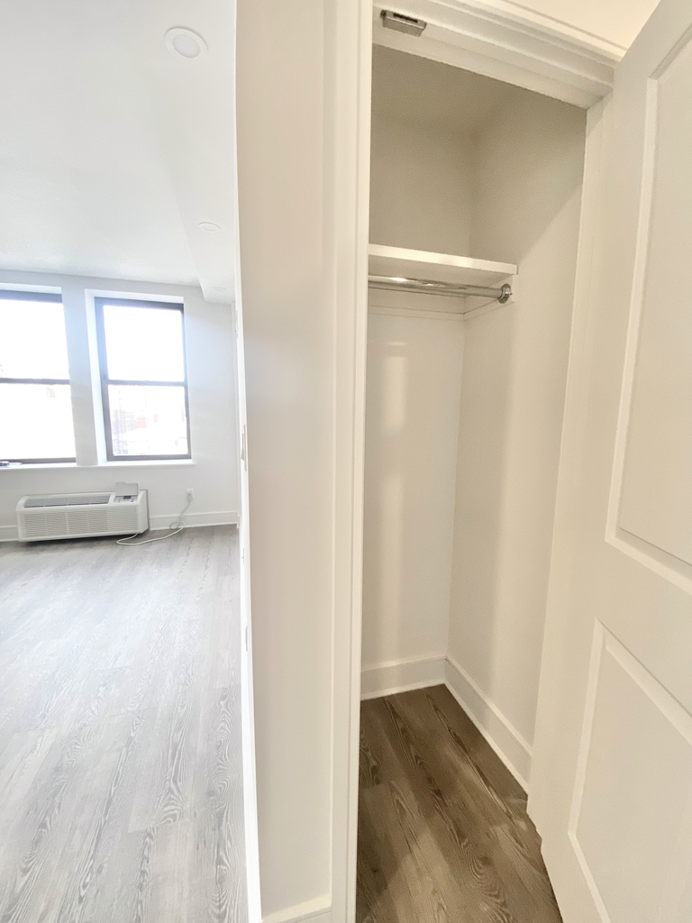 West 81st Street - Photo 13