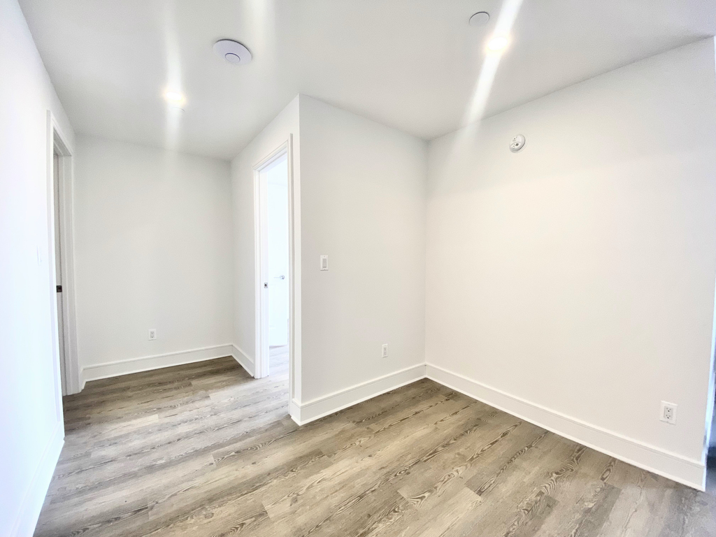 West 81st Street - Photo 11